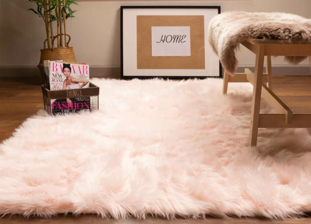 Gorilla Grip Fluffy Faux Fur Rug, Machine Washable Soft Furry Area