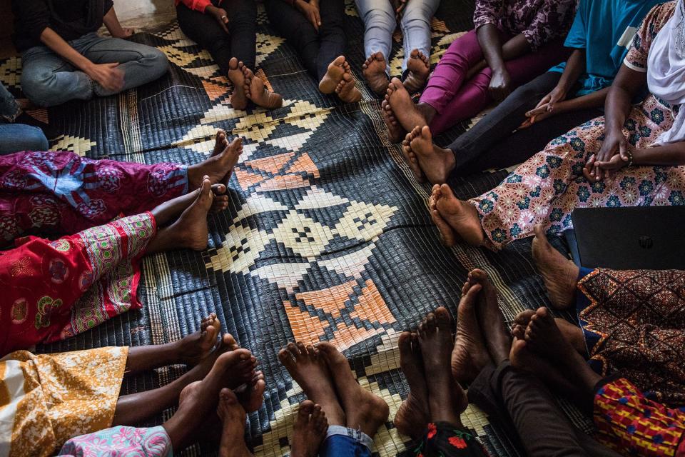 <h1 class="title">Gigi Hadid visits Senegal with Unicef</h1><cite class="credit">Photo: Vincent Tremeau, Courtesy of UNICEF</cite>