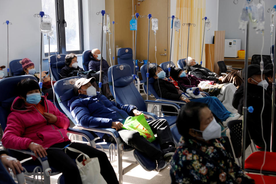 Patients receive IV drip treatment at a community health service centre, amid the coronavirus disease (COVID-19) outbreak, in Shanghai, China January 9, 2023. cnsphoto via REUTERS ATTENTION EDITORS - THIS IMAGE WAS PROVIDED BY A THIRD PARTY. CHINA OUT.