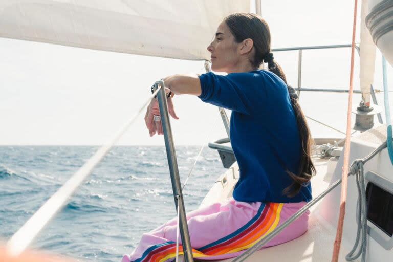 Juana Viale comenzó su viaje por el océano de la mano de su novio Yago