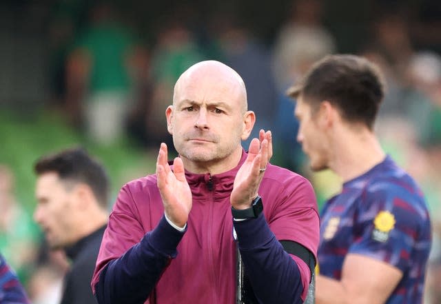 Lee Carsley applauds the fans after England's win in Dublin