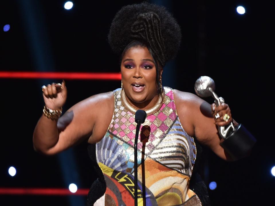 lizzo gown naacp image awards entertainer of the year