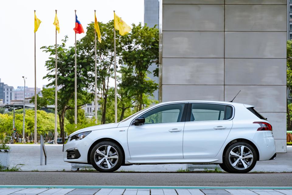 308 Peugeot 適合喜歡五門掀背，也喜歡稀有感的買家。