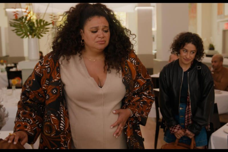 Michelle Buteau (L) and Ilana Glazer play best friends in "Babes." Photo courtesy of Neon