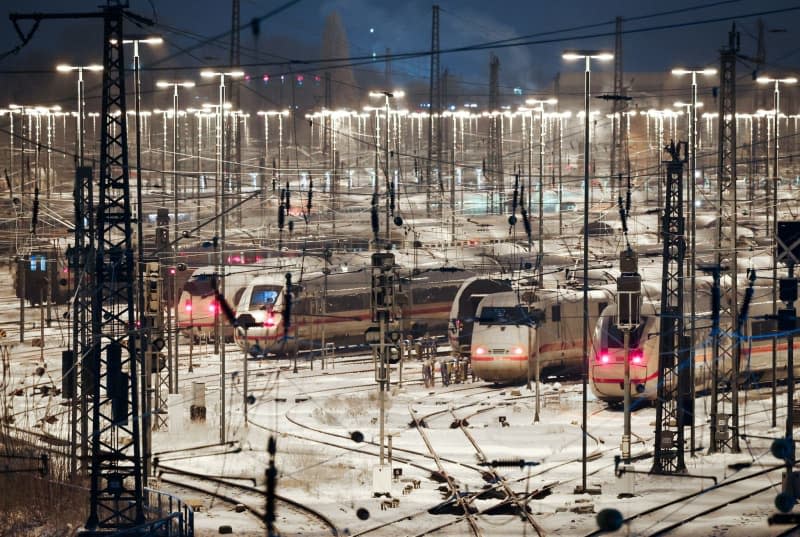 Numerous Deutsche Bahn ICE trains are stand on the tracks of the DB Fernverkehr plant in Hamburg-Langenfelde/Stellingen where the GDL train drivers' union began a multi-day strike. Christian Charisius/dpa