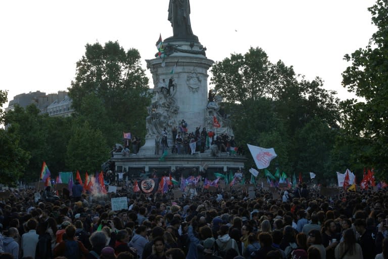 Nach dem deutlichen Sieg der Rechtspopulisten bei der Europawahl in Frankreich sind am Montag tausende Menschen in mehreren Städten Frankreichs gegen die extreme Rechte auf die Straße gegangen. (Geoffroy VAN DER HASSELT)