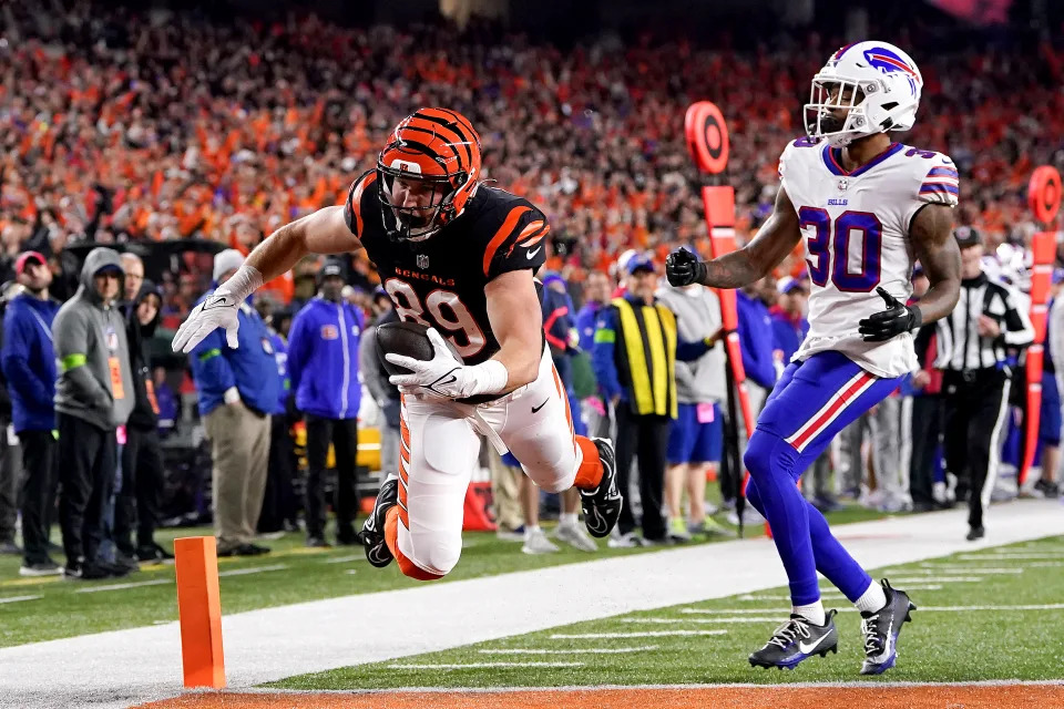 Drew Sample of the Cincinnati Bengals scores a touchdown during Cincinnati's win over the Bills. (Photo by Dylan Buell/Getty Images)