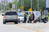 <p>Police work the scene of a multiple shooting at an area business in an industrial area on June 5, 2017 northeast of downtown Orlando, Florida. (Photo: Gerardo Mora/Getty Images) </p>