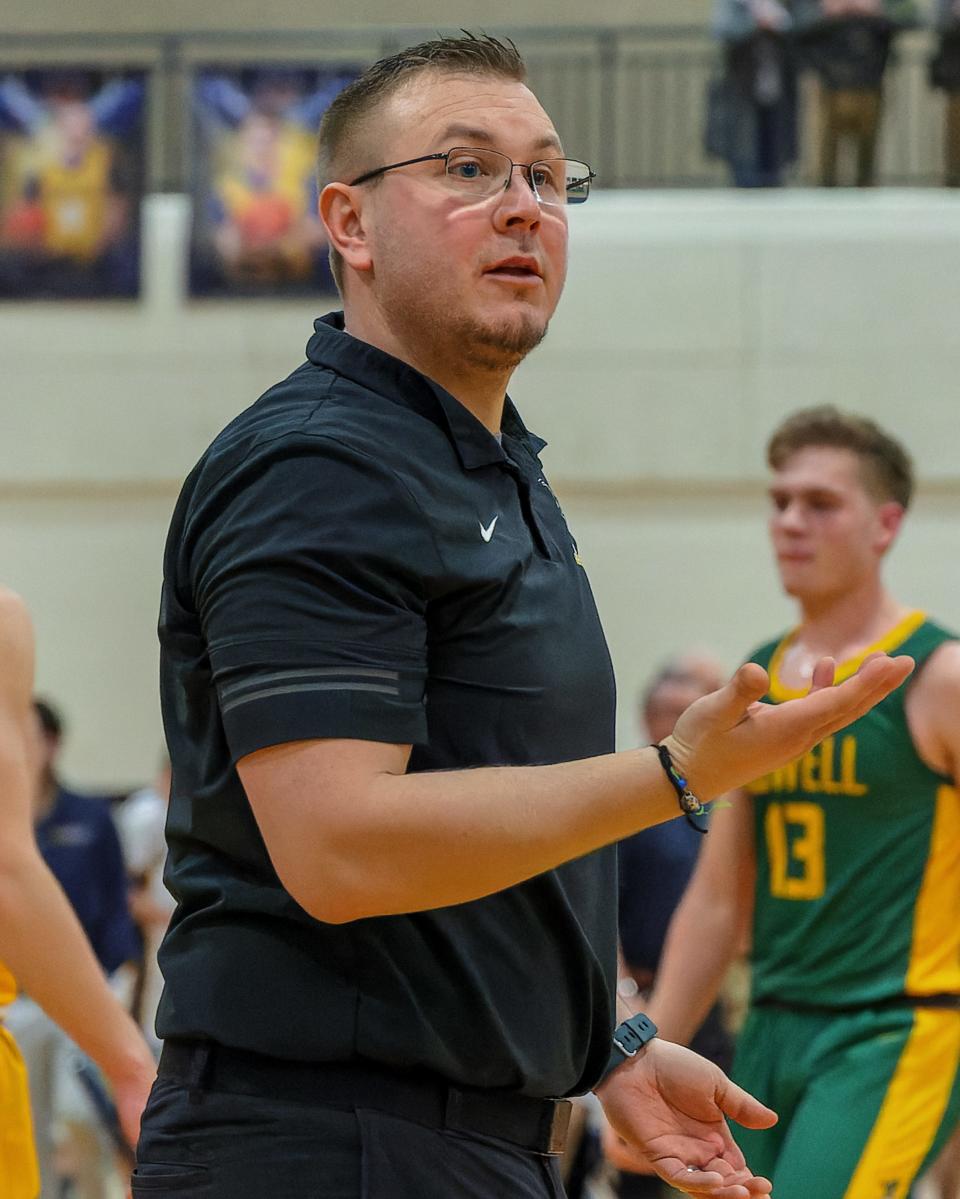 Nick Simon had a 179-93 record as Howell's head boys basketball coach.