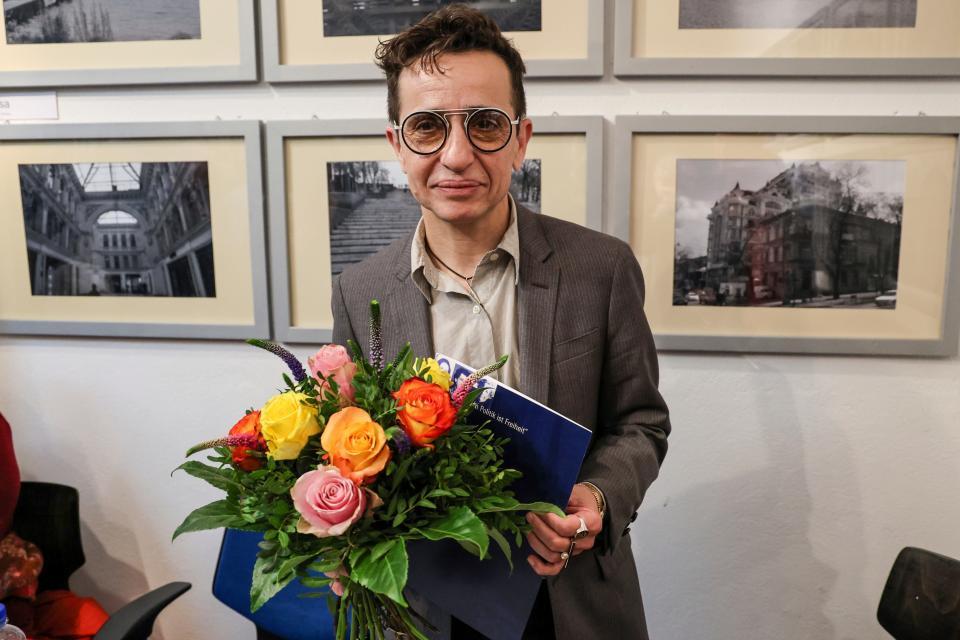 Gessen has received a German literary prize in a ceremony that was delayed and scaled down in reaction to an article comparing Gaza to Nazi German ghettoes in a recent article.