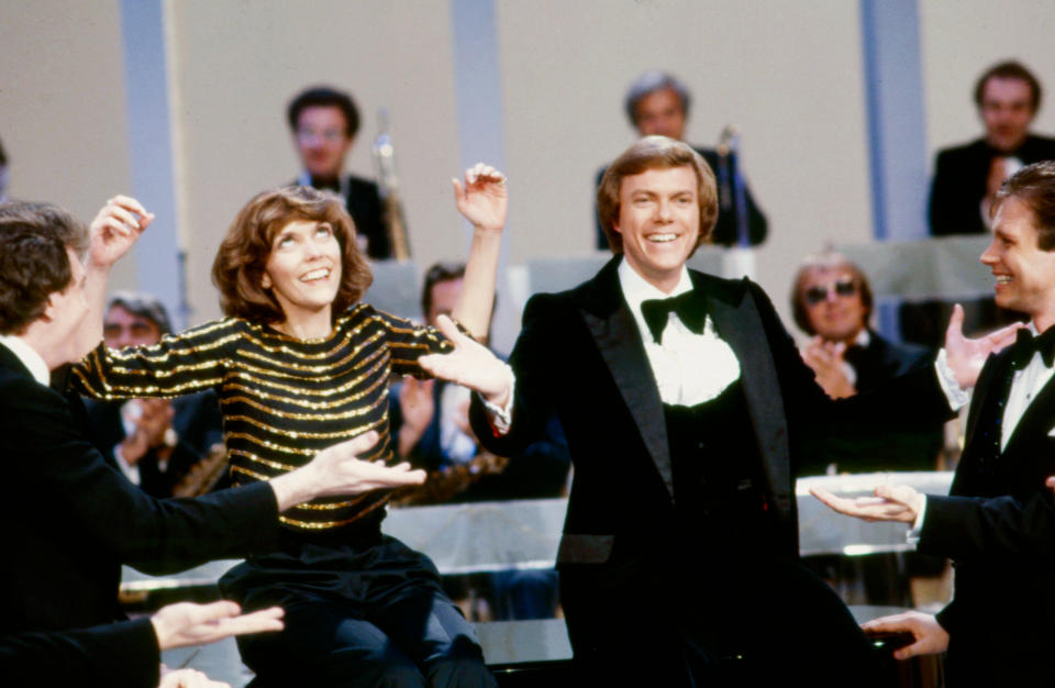 Unspecified - 1980: (L-R) Karen Carpenter, Richard Carpenter, The Carpenters performing on the ABC tv special 'The Carpenters: Music, Music, Music'. (Photo by Peter Miller /American Broadcasting Companies via Getty Images)