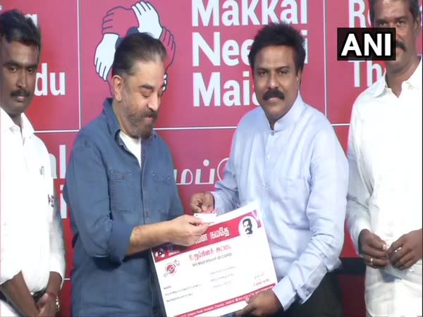 Kamal Haasan inducting former IAS officer Santhosh Babu into MNM party (Photo/ANI)