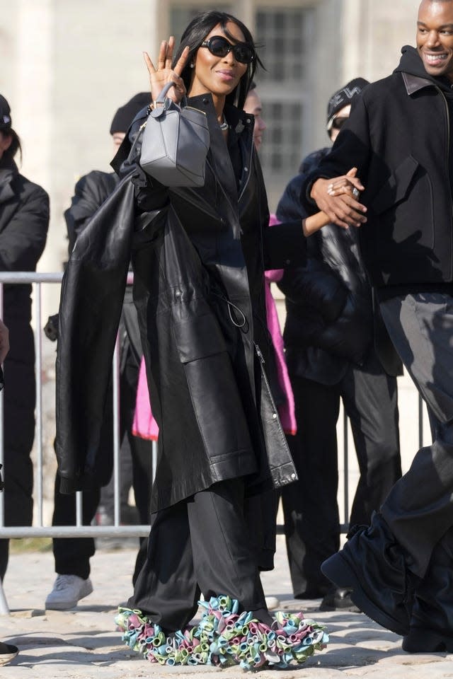 Emily Ratajkowski Is a Flower in Bloom at Loewe's Paris Fashion Show