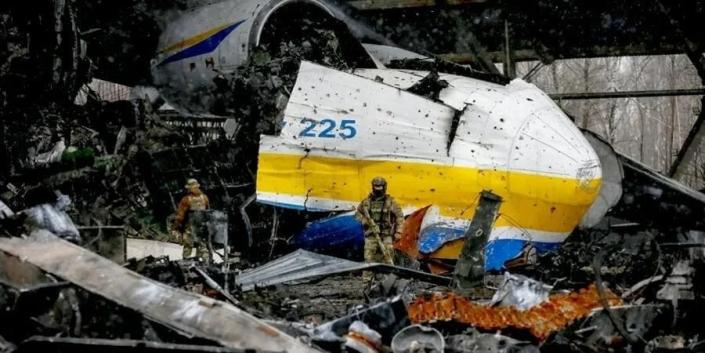 An-225 Mriya after a Russian strike on the airfield in Gostomel, Kyiv region