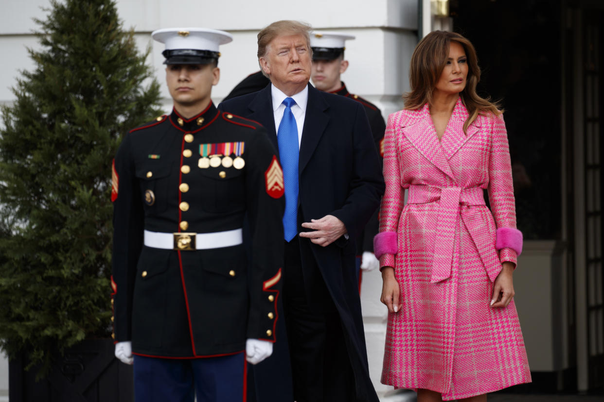 Melania Trumps Mantel von Fendi kostete mehrere Tausend Dollar. (Bild: AP Photo)