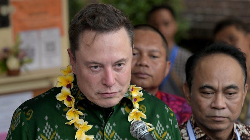 Tfw the sexual harassment victims at your company bring up the instructional video you made about how to sexually harass employees - Photo: SONNY TUMBELAKA/AFP (Getty Images)