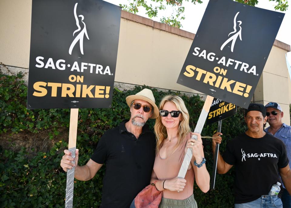 alan and justine at the picket