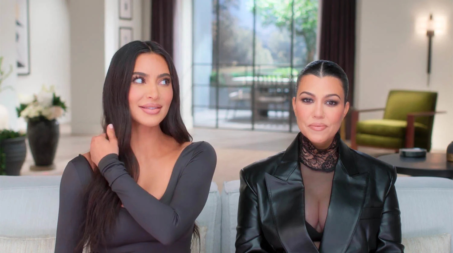 Kim Kardashian and Kourtney Kardashian Barker (Hulu)