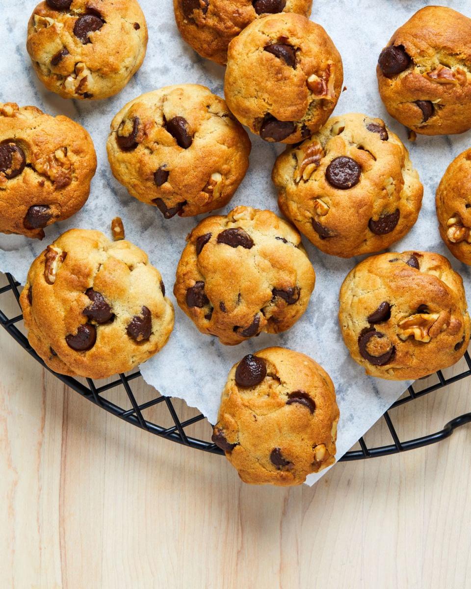 Air Fryer Chocolate Chip Cookies