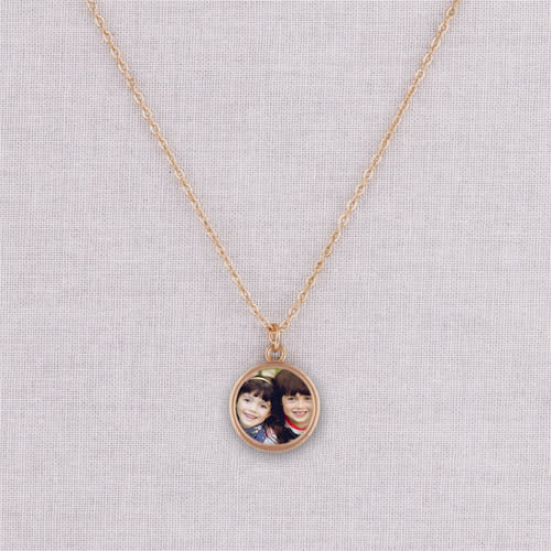 Rose Gold Katy Necklace. (Photo: Shutterfly)