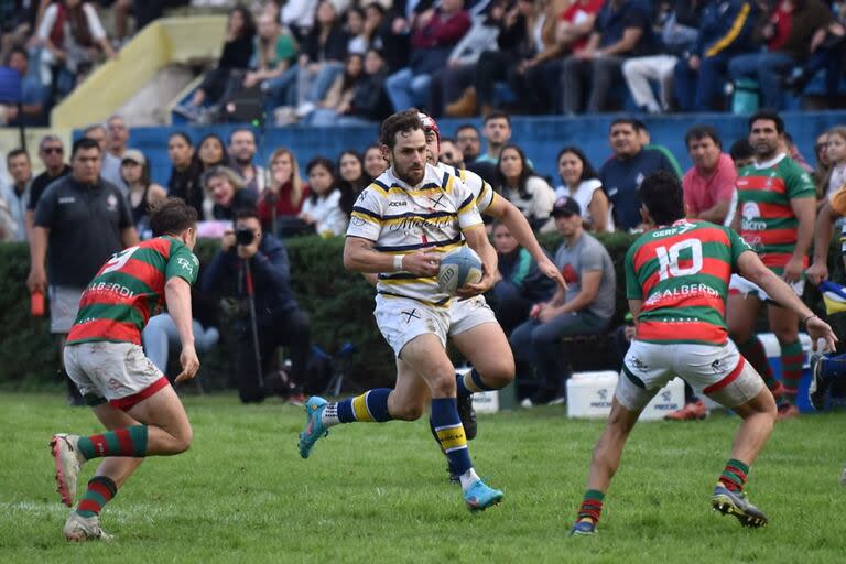 Solamente sobre el final del partido el Cachorro se animó a jugar más con la pelota en las manos; fue en el desenlace cuando más entusiasmó con su rugby.