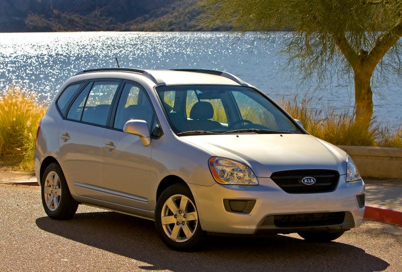 2007 Kia Rondo