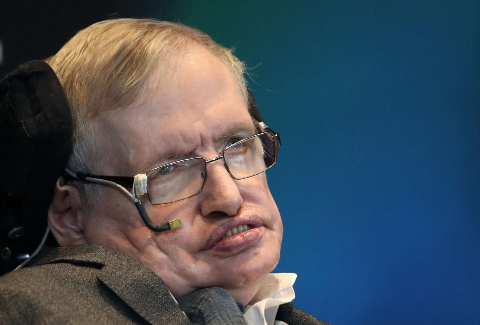 The design of the Royal Mint coin celebrates Prof Hawking’s work on black holes (Picture: PA)