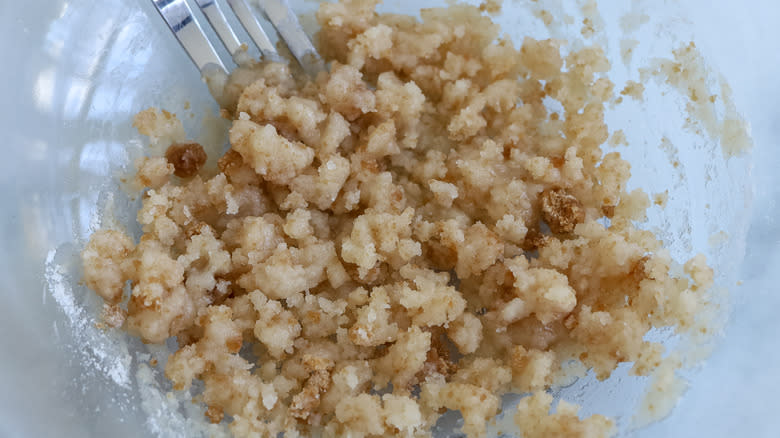 crumb topping in a bowl