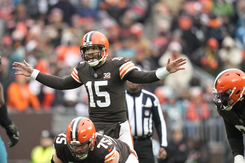 Cleveland Browns quarterback Joe Flacco signals during the first half of an NFL football game against the Jacksonville Jaguars, Sunday, Dec. 10, 2023, in Cleveland. (AP Photo/Sue Ogrocki)