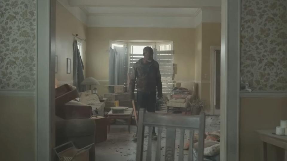 Morgan Jones Returns to Georgia and Honors Rick Grimes in FEAR THE WALKING DEAD Trailer_1