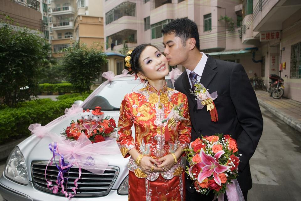 En China, las costosas bodas y los altos precios que los futuros esposos deben pagar por sus novias han impactado negativamente la tasa de matrimonios y de natalidad. (Getty Image)