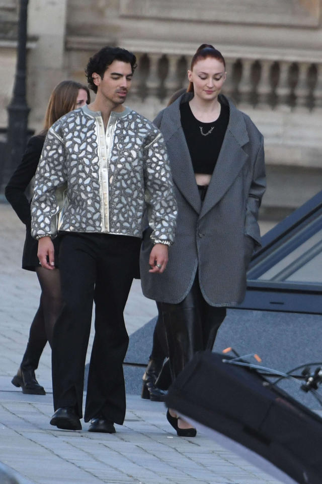 Sophie Turner and Joe Jonas agree to temporarily keep children in New York, Ents & Arts News