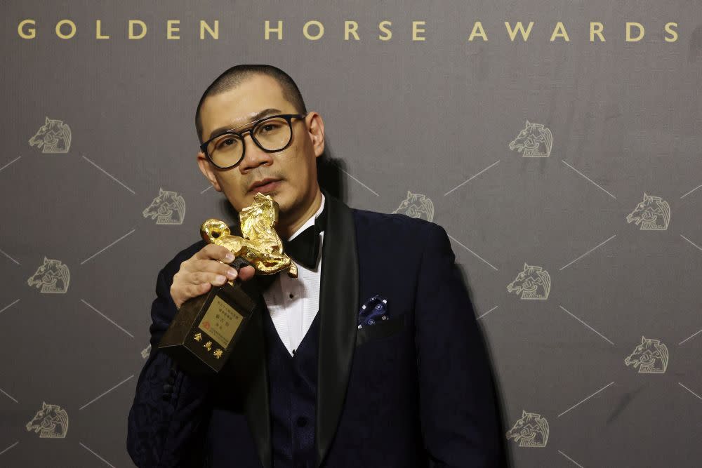 Malaysian director Chong Keat Aun of ‘The Story of Southern Islet’ poses with his Best New Director award at the 57th Golden Horse Awards in Taipei November 21, 2020. — Bernama pic