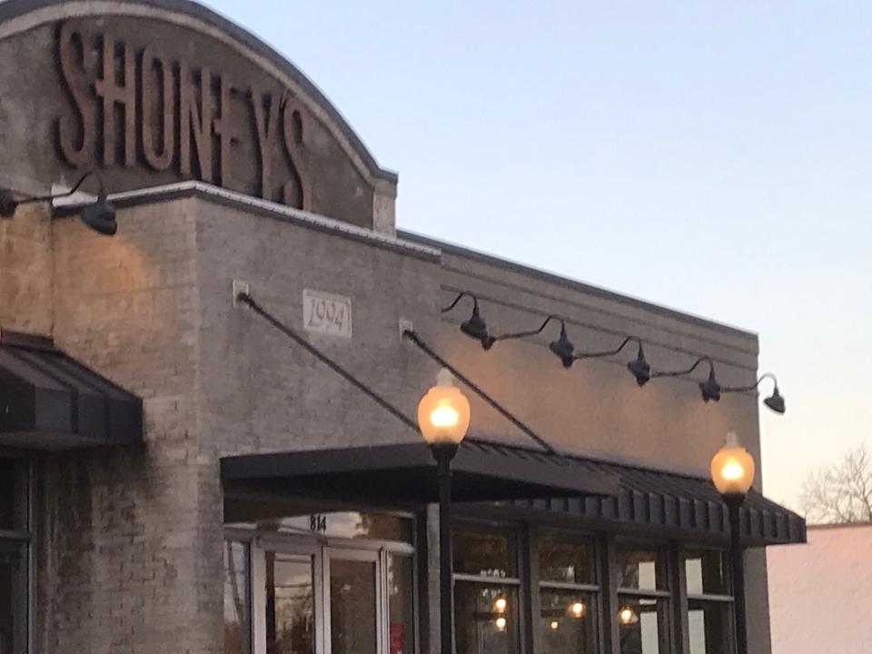 Shoney's restaurant in Lebanon, Tennessee.