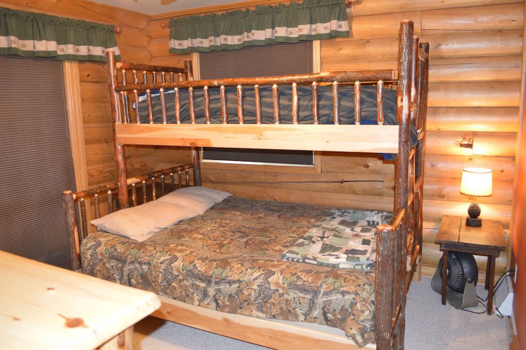 Ponderosa Pine Log Cabin: More