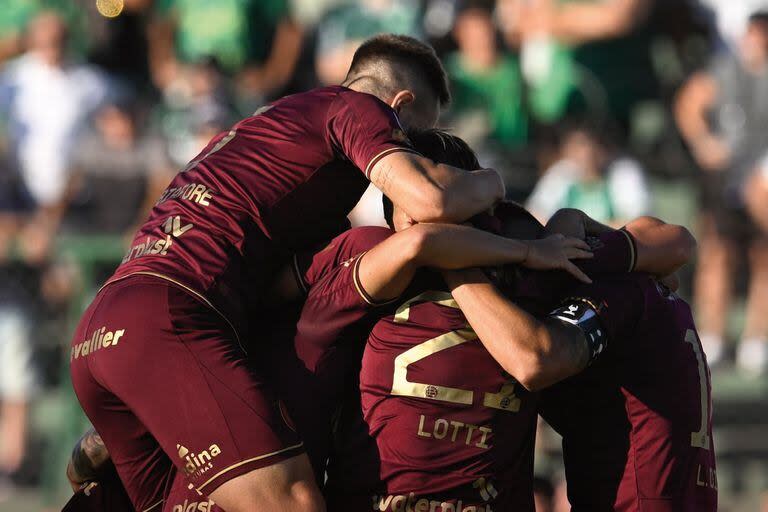 Lanús ganó un partido clave ante Sarmiento de cara a la lucha por la permanencia en Primera