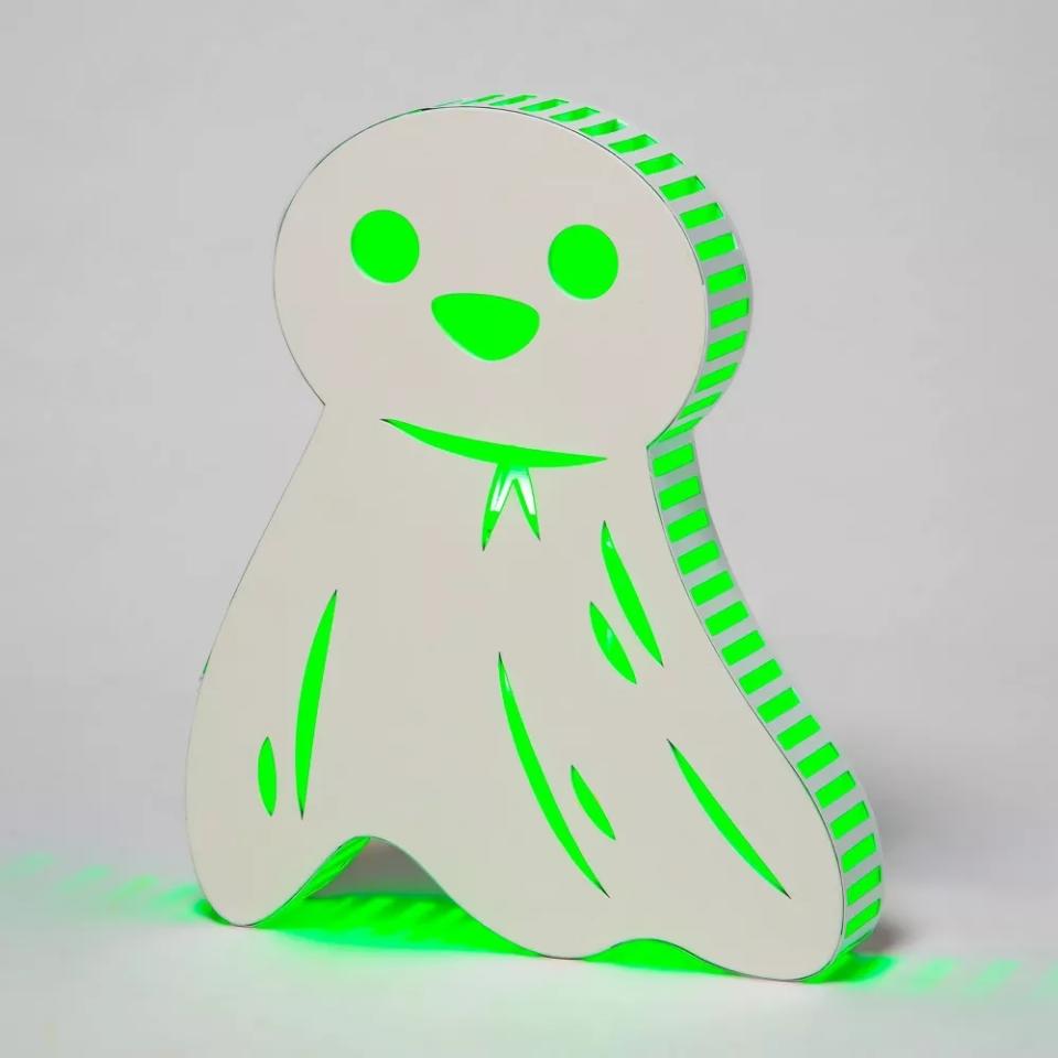 Hyde & EEK! LED ghost decoration