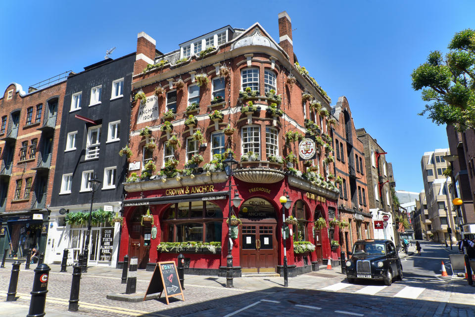  The Crown and Anchor pub in London. British Prime Minister Boris Johnson announced that bars and pubs can reopen from July 4 as restrictions of the Coronavirus Lockdown ease. (Photo by Dave Rushen / SOPA Images/Sipa USA) 