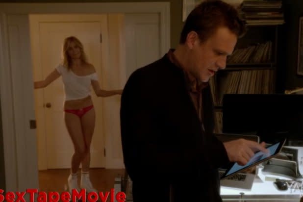 Cameron Diaz Plays Seductress for Jason Segel in 'Sex Tape' Clip (Video)