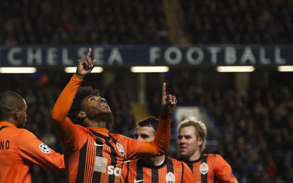 Shakhtar Donetsk's Brazilian player Willian Borges da Silva (AKA Wilian ) (L) celebrates after scoring against Chelsea during the UEFA Champions League Group E football match at Stamford Bridge in London on November 7, 2012. AFP PHOTO / ADRIAN DENNISADRIAN DENNIS/AFP/Getty Images