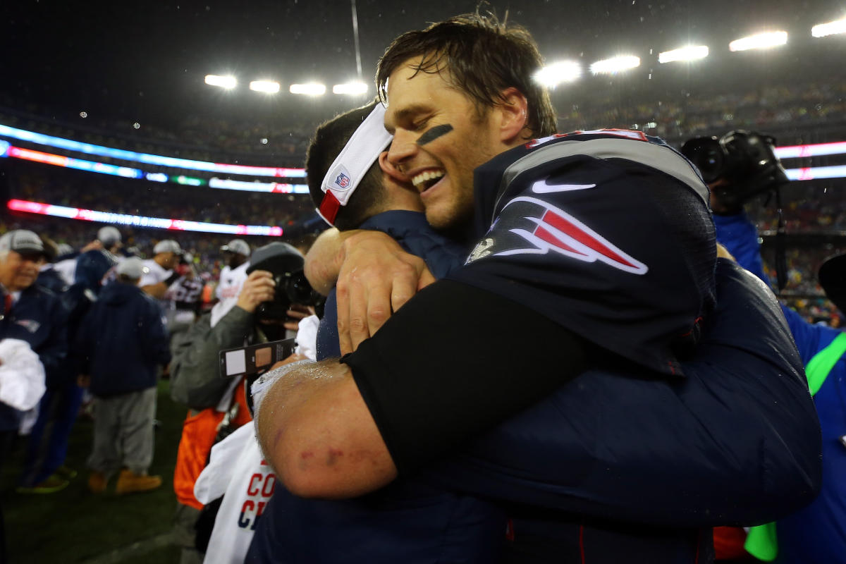 Patriots take AFC Championship over Colts 45-7 - CBS News