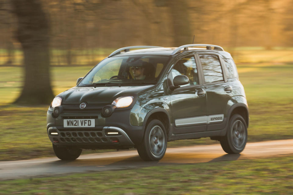 Fiat Panda Cross front quarter tracking