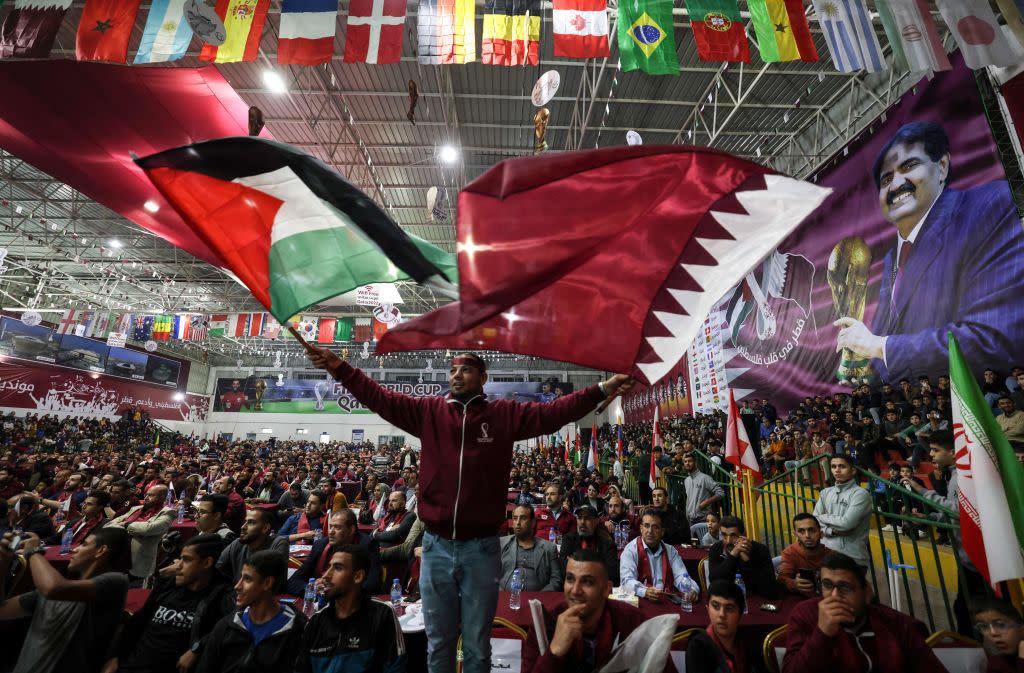 PALESTINIAN-FBL-WC-2022-FANS