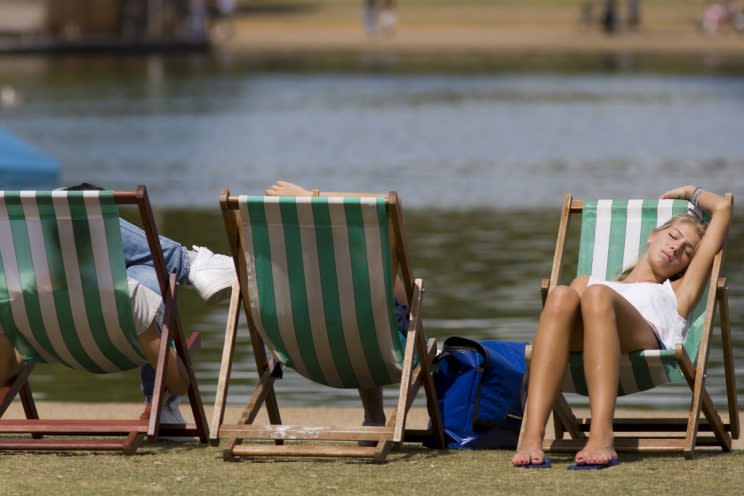 A new study confirms that a heatwave will make you less friendly. (Photo: Getty)