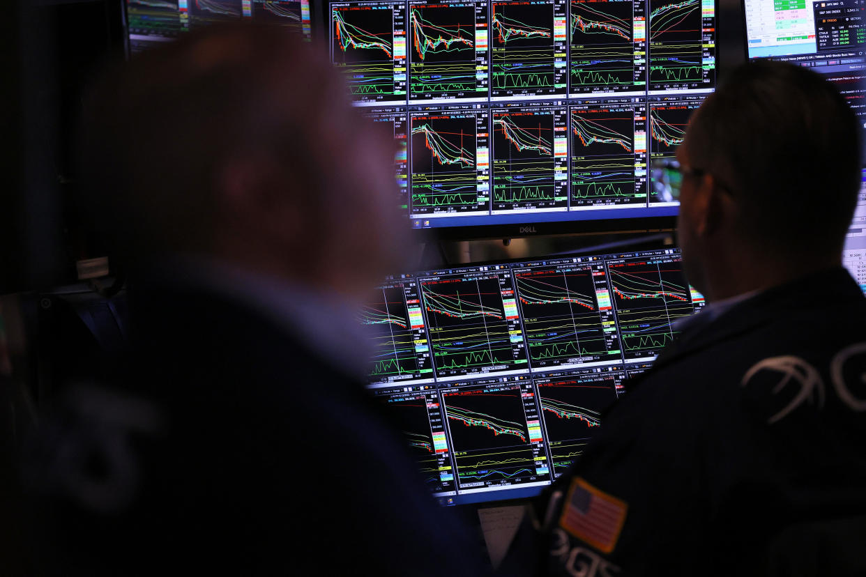 NEW YORK, NEW YORK - SEPTEMBER 13: Traders work on the floor of the New York Stock Exchange during afternoon trading on September 13, 2022 in New York City. U.S. stocks opened lower today and closed significantly low with the Dow Jones dropping over 1,200 points after the release of an inflation report that showed prices rising more than expected in the last month. The Consumer Price Index released by the Bureau of Labor Statistics showed prices rising 8.3% over the last year, for which economists had predicted an 8.1% increase. (Photo by Michael M. Santiago/Getty Images)