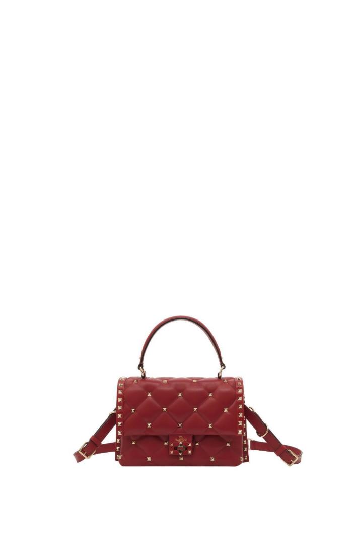 VALENTINO Garavani Candystud大型紅色包款。NT$88,500（VALENTINO提供）