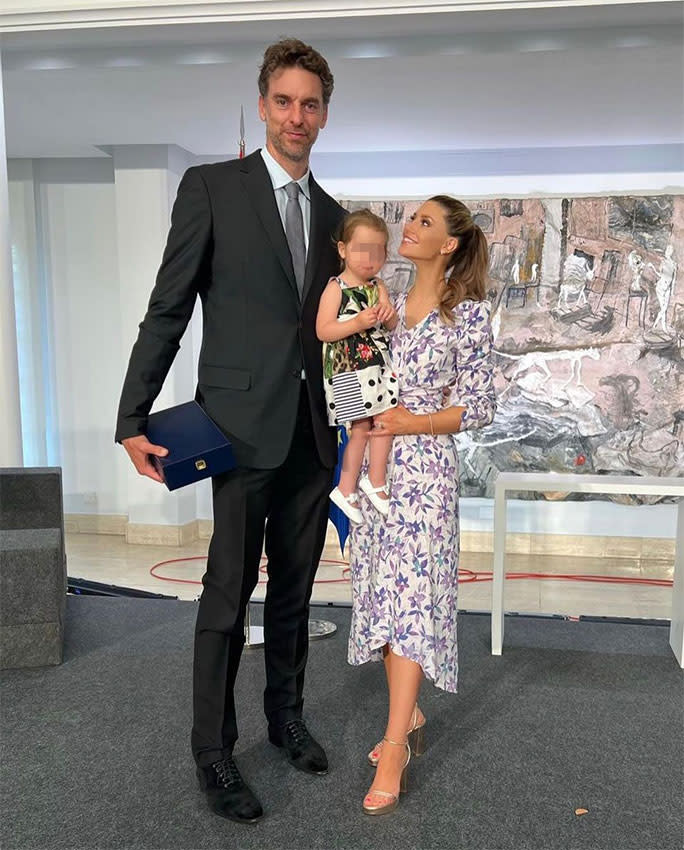 Pau Gasol con su mujer y su hija