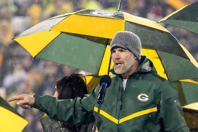 Former NFL quarterback Brett Favre announced that he has been diagnosed with Parkinson's disease.