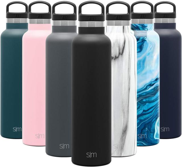 This simple modern water bottle is the perfect gift 2019