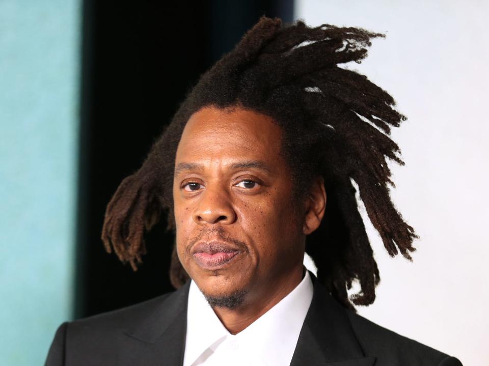 A close photo of Jay-Z face and hair